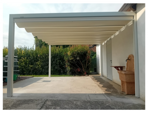 Pergola autoportante con telo in PVC mod. ARCADIA di Giulio Barbieri